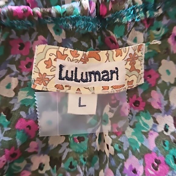 Excellent Lulumari Women’s Asymmetrical Ruffle Short Sleeve Blouse Size Large - Picture 9 of 11